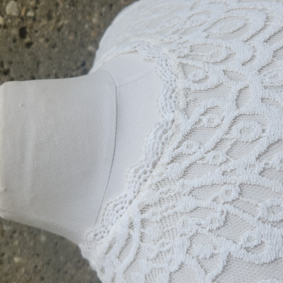 DECJUBA white lace top - Picture 9 of 14